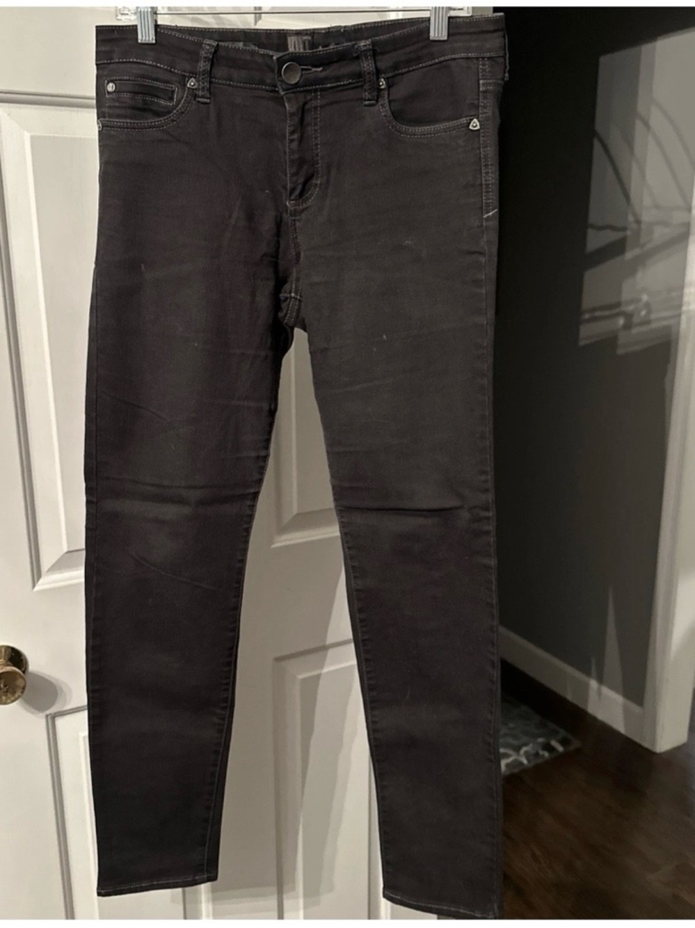 Kut from the Kloth Women's DIANA Skinny Jeans in Charcoal Black
